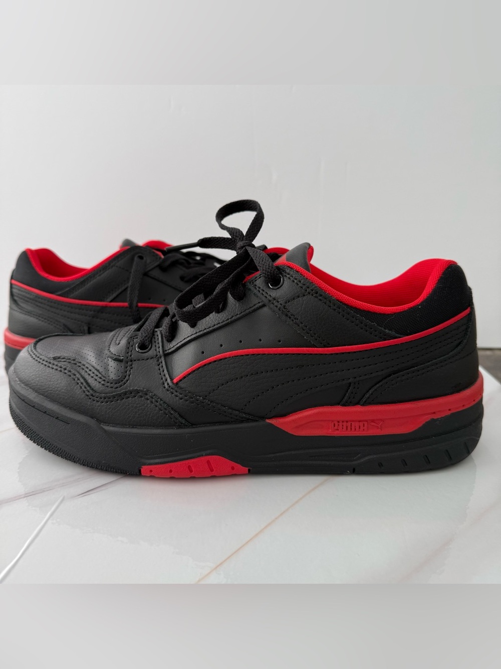 Puma Black Red Sneakers Men’s 9.5 SoftFoam+ Like New